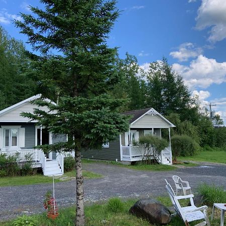 Motel & Chalets --Shefford-Waterloo- Habitation Forest Esterno foto