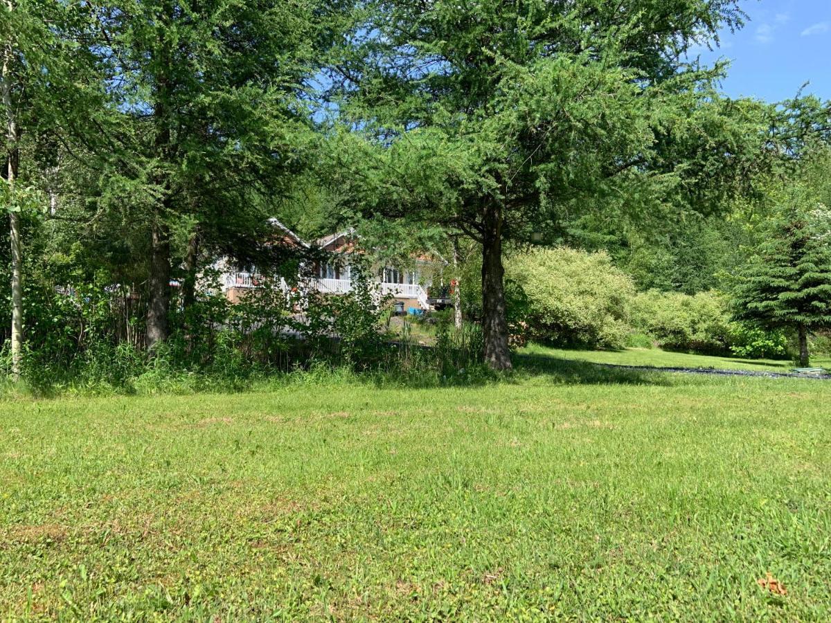 Motel & Chalets --Shefford-Waterloo- Habitation Forest Esterno foto