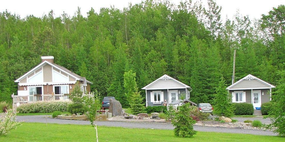 Motel & Chalets --Shefford-Waterloo- Habitation Forest Esterno foto